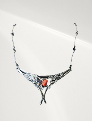 Modernist brede zwaluw brutalist verzilverde ketting pr zonder display 2