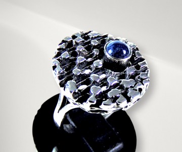 Modernist brutalist ronde structuur ring lapis lazuli zilver pr 1