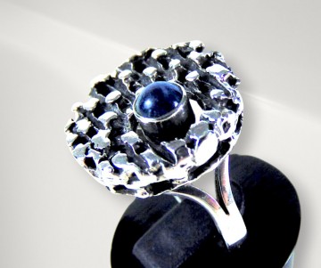 Modernist brutalist ronde structuur ring lapis lazuli zilver pr 4