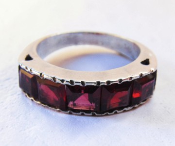 Modernist zilver en vierkant geslepen granaat rijring pr 3
