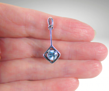 Modernist zilver vierkant aan lange staaf hanger topaas 2x pr 4