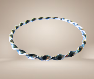 Native brede draai armband zilver 1 beige achtergrond 2