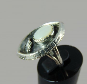 Navajo gegoten zilveren ruitvorm ring parelmoer 4