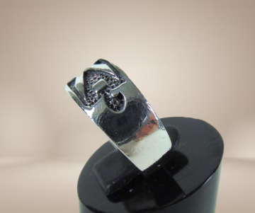 Navajo thunderbird overlay ring beige achtergrond 2