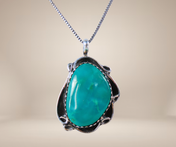 Navajo turquoise hanger ketting beige achtergrond 3