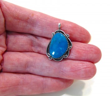 Navajo zilveren ovale sierlijke turquoise hanger 1