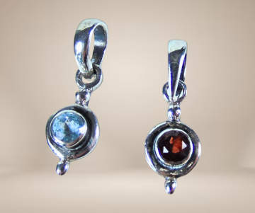 Nieuwe kleine zilver hangers topaas granaat beige achtergrond 6