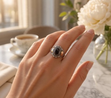 Oosterse zilver en verguld granaat ring pr hand