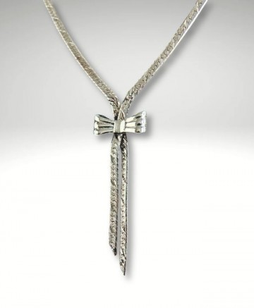 Platte schakel zilver strik ketting pt