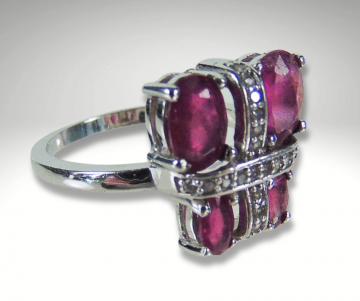 Robijn ring witte steentjes kruis apart zilver pr 1