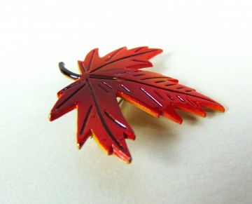Rode herfstblad broche korea 4