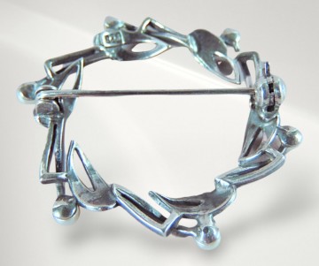Ronde art deco zilveren broche met parels pr 3