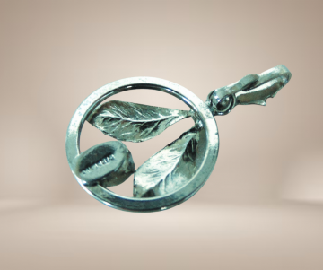 Ronde sterling verzilverd aurora borealis hanger blaadjes beige achtergrond