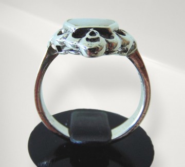 Sierlijke opengewerkt wit parelmoer ring zilver pr 6