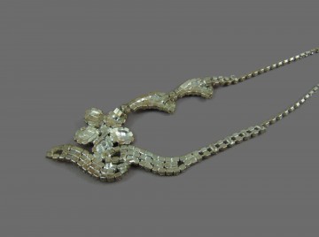 Sierlijke witte golvende bloem bling strass ketting roze hart 5