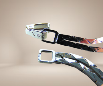 Teka theodor klotz modernistisch zilver schakelarmband onyx beige achtergrond 5