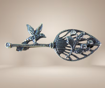 Timeless classics etruskisch replica takje met vogeltje zilver kristal beige achtergrond