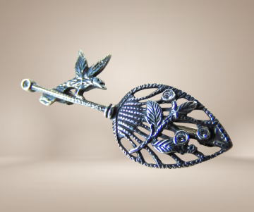 Timeless classics etruskisch replica takje met vogeltje zilver kristal beige achtergrond 1