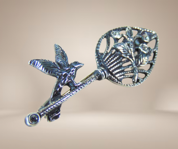 Timeless classics etruskisch replica takje met vogeltje zilver kristal beige achtergrond 2