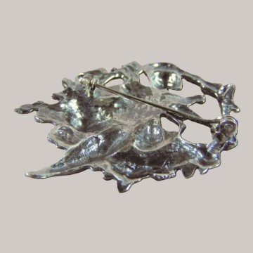 Timeless classics zilveren art nouveau cupido broche witte achtergrond 5