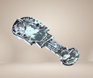 Tumi god peru zilveren hanger beige achtergrond