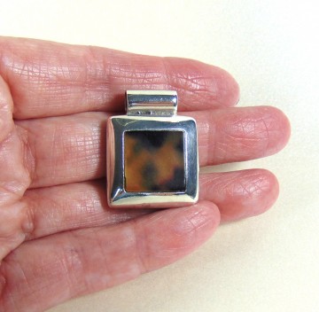 Vierkante zilveren hanger faux schildpad schelp 1