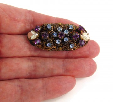 Vintage austrian oostenrijkse koperkleur broche faux parel blauw paars strass 1