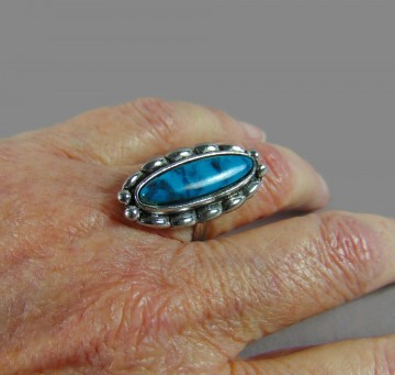 Vintage lange faux turquoise ring zilverkleur 2