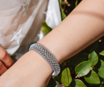 Zilveren granulatie cannetille armband zwart kader lichtblauw stof 2