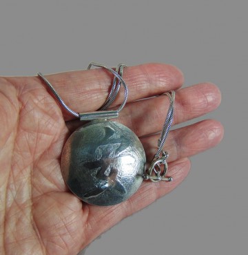 Zilveren ketting grote donut chinees vrede teken 1