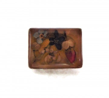 Zilveren kleine bloemetjes in resin broche 2