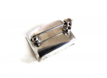 Zilveren kleine bloemetjes in resin broche 5