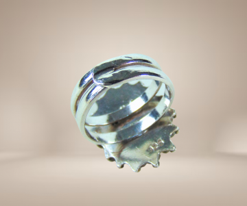 Zilveren ring dubbele band roze kwarts beige achtergrond 6