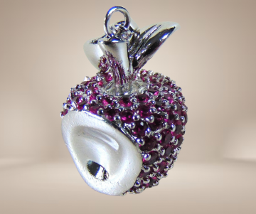 Zware 925 zilveren thailand ste appel met robijn hanger beige achtergrond 3